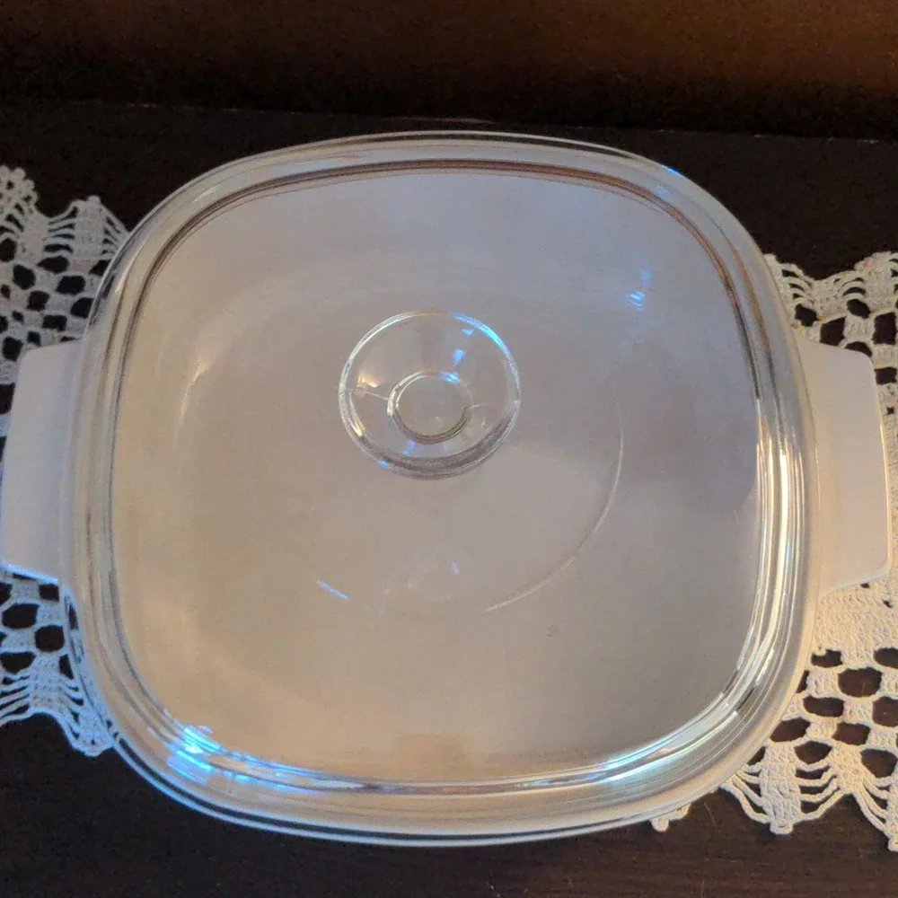 Vintage Corning Ware Abundance Pattern 2 Quart Casserole Dish with Lid